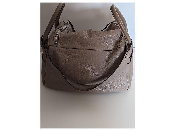 Hermès Lindy 30 in pelle Taurillon Clemence Taupe - vista 12