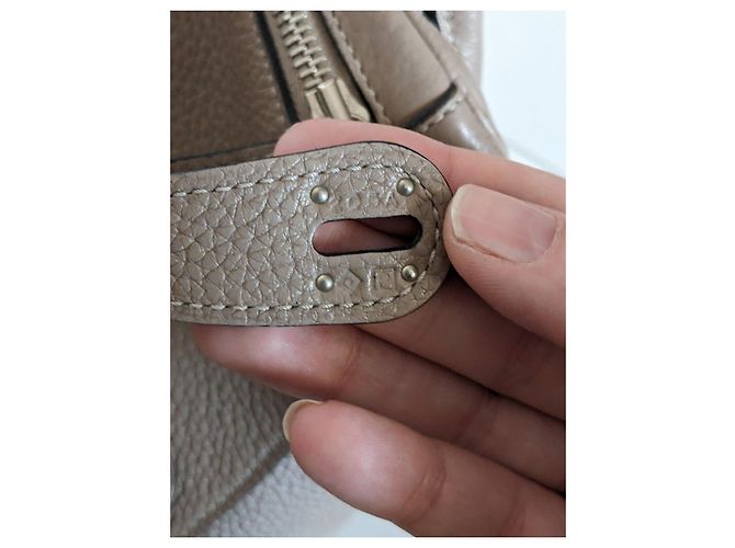 Hermès Lindy 30 in pelle Taurillon Clemence Taupe - vista 13