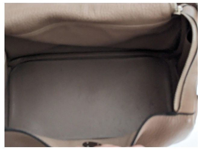 Hermès Lindy 30 in pelle Taurillon Clemence Taupe - vista 15