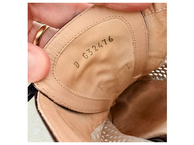 Chanel Resort 2017 Perforierte Leder-Mules Runway Schwarz Silber Weiß - Ansicht 8