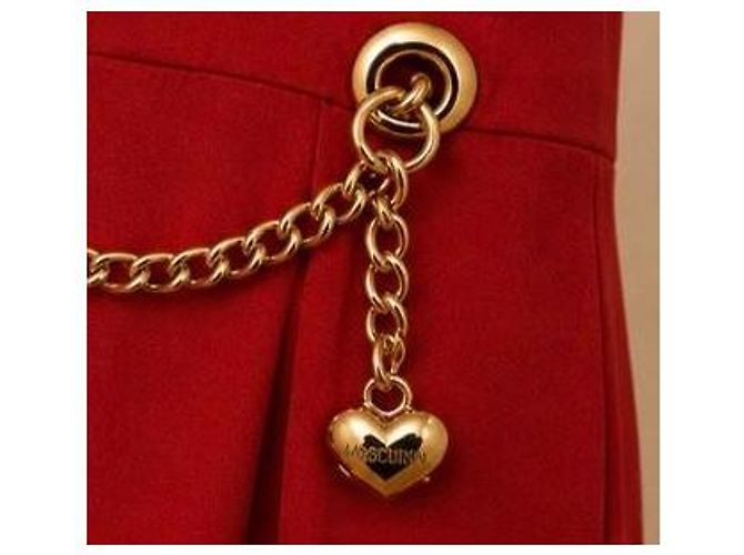 Moschino Mono Rojo con Cadena de Corazón Roja - vista 3