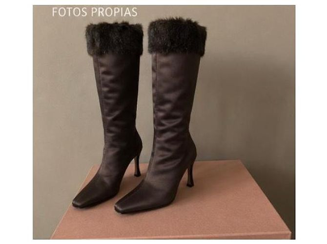 Magda Butrym Botas altas de satén marrón y pelo Castaño - vista 9