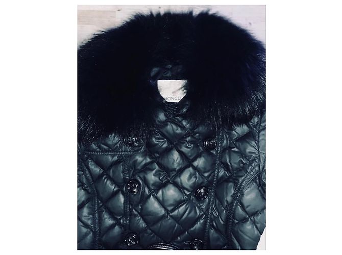 Moncler Jaqueta Acolchoada Preta com Pele de Raposa Preto - vista 3