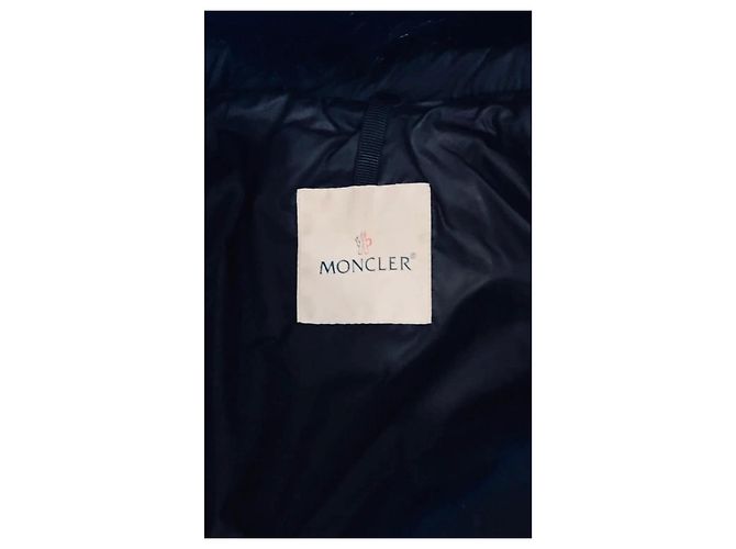 Moncler Jaqueta Acolchoada Preta com Pele de Raposa Preto - vista 4