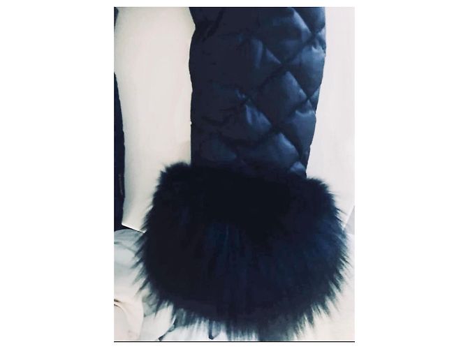Moncler Jaqueta Acolchoada Preta com Pele de Raposa Preto - vista 6