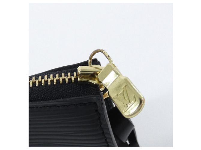 Louis Vuitton Epi Pochette Accessoires Noir - vue 4
