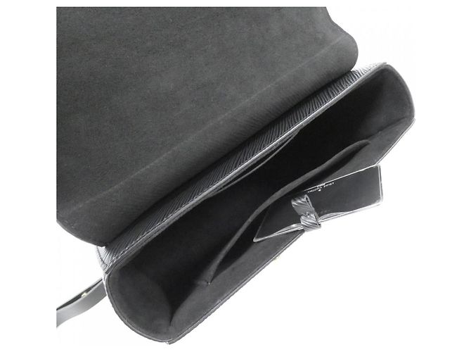 Borsa a tracolla Louis Vuitton Epi Twist MM Nero - vista 9