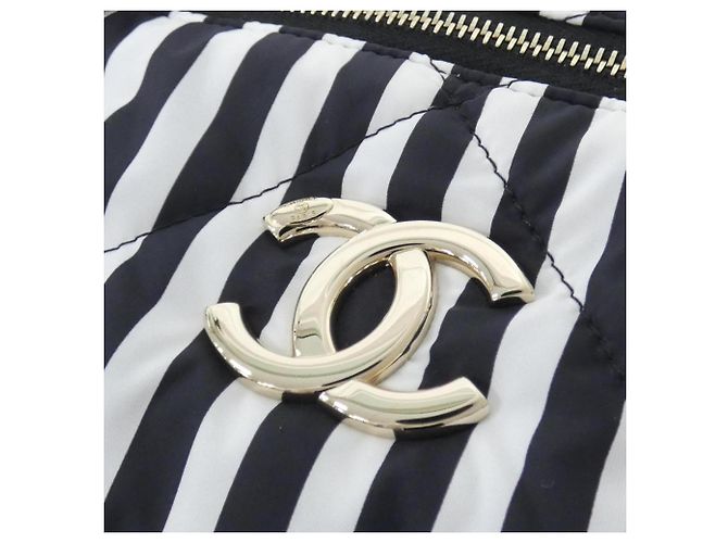 Borsa Boston Chanel AS4696 Nero Bianco - vista 4