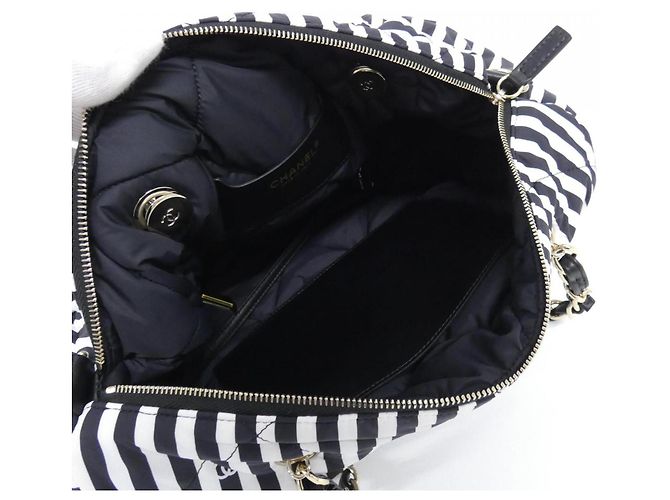 Borsa Boston Chanel AS4696 Nero Bianco - vista 6