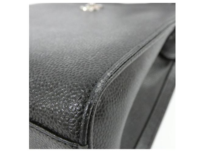Borsa a tracolla Chanel in pelle di vitello martellata nera Nero - vista 3
