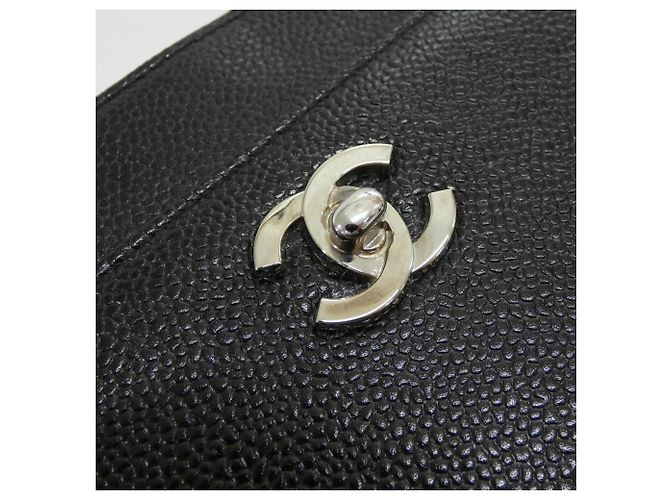 Borsa a tracolla Chanel in pelle di vitello martellata nera Nero - vista 4