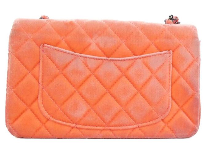 Borsa a tracolla Chanel 69900 in pelle rosa corallo - vista 2