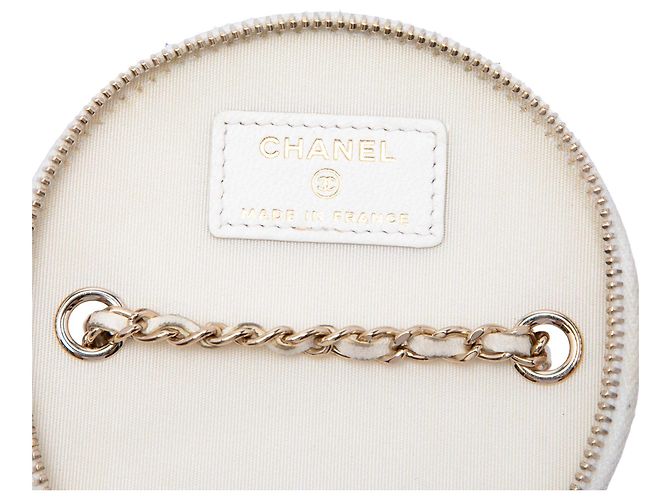 Vanity Beauty case Chanel in agnello trapuntato bianco con catena e charm - vista 5