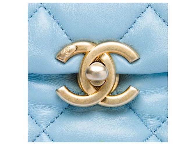Chanel Blue Mini Quilted Lambskin Lacquered Chain Flap Blu chiaro - vista 5