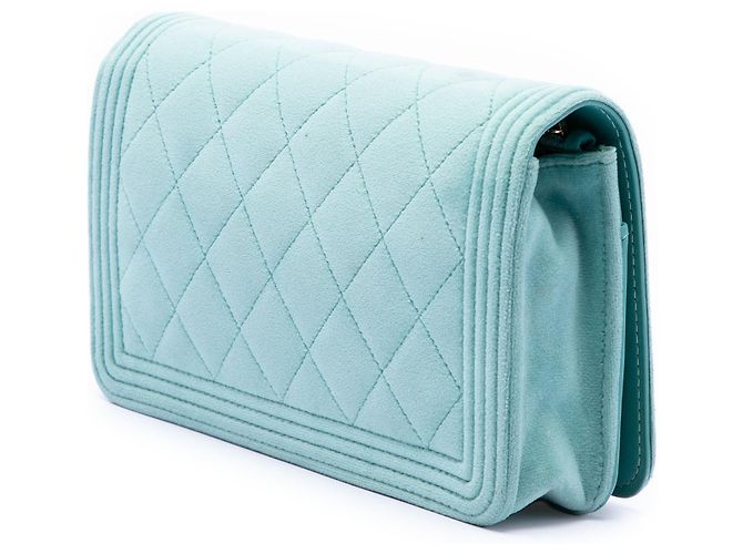 Chanel Boy Geldbörse aus blauem gestepptem Samt mit Kette Türkis - Ansicht 2