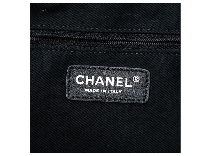Chanel Black CC Quilted Patent Timeless Soft Tote Nero - vista 5