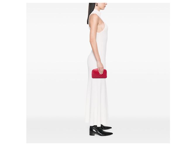 Pochette de cosméticos Curvy em pele de cordeiro acolchoada vermelha Chanel Tamanho Medium Vermelho - vista 5