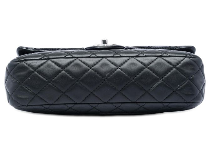 Chanel Black Medium Classic Lambskin Double Flap Nero - vista 3