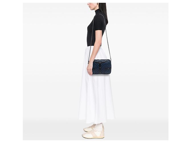 Clutch Girl em pele de cordeiro acolchoada azul Small com corrente Chanel Azul escuro - vista 6