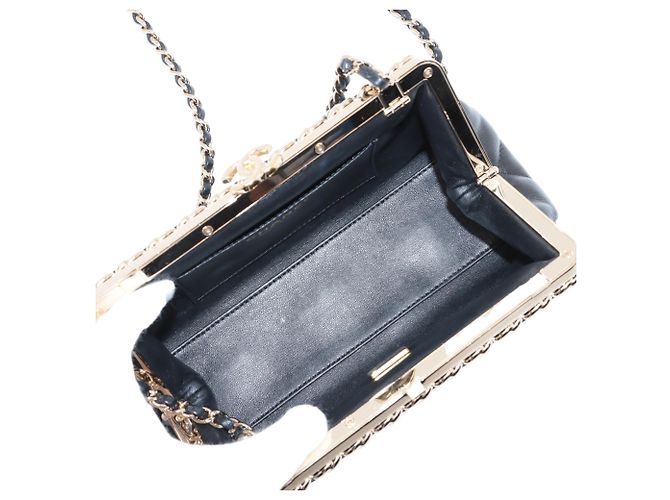 Chanel Black CC Quilted Lambskin Frame Chain Crossbody - vista 5