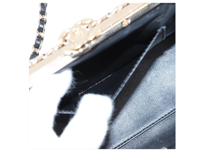 Chanel Black CC Quilted Lambskin Frame Chain Crossbody - vista 6