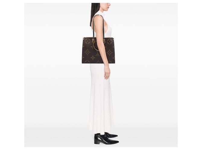 Louis Vuitton Marrone Monogram Reverse Giant OnTheGo GM - vista 5
