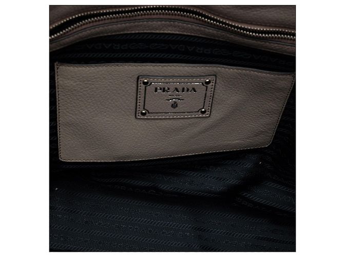Prada Sac cabas convertible à fermeture éclair latérale en Vitello Daino marron Taupe - vue 4