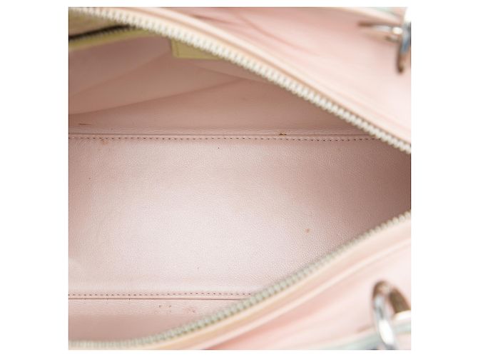 Lady Dior aus dreifarbigen grünem Cannage-Lammleder Größe Medium - Ansicht 4