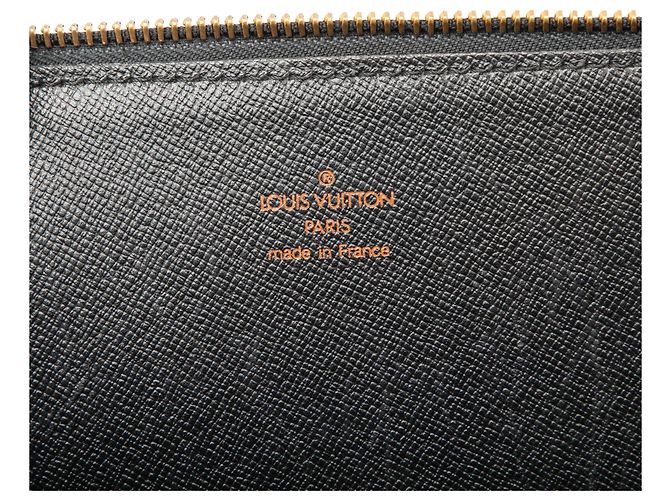 Pochette Jour GM in pelle Epi nera Louis Vuitton Nero - vista 5
