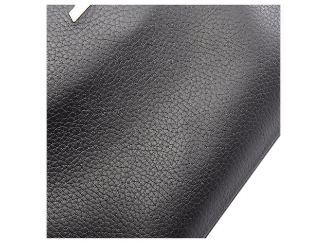 Louis Vuitton Capucines MM in pelle Taurillon nera Nero - vista 6