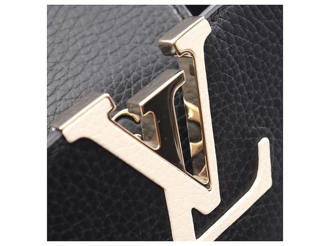 Louis Vuitton Capucines MM in pelle Taurillon nera Nero - vista 8
