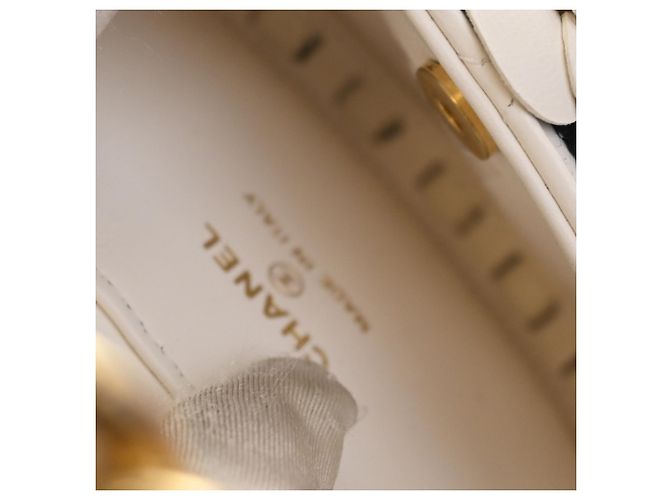 Clutch Chanel White Mini Lambskin Round Camellia Bianco Bianco sporco - vista 8