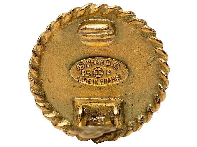 Orecchini a clip rotondi Chanel Gold CC placcati oro e smalto D'oro - vista 3