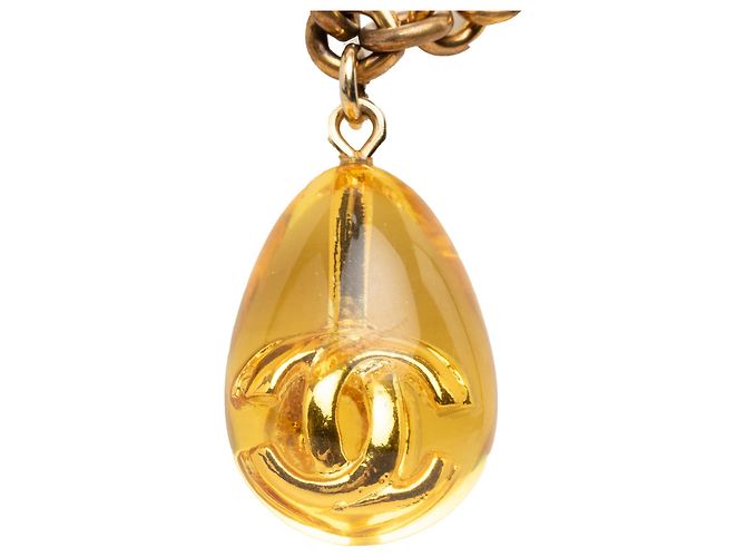 Collana con pendente Chanel Gold CC in resina placcato oro D'oro - vista 5