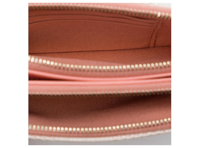 Clutch Chanel Pink Raffia Deauville Double Zip con Cadena Rosa - vista 4