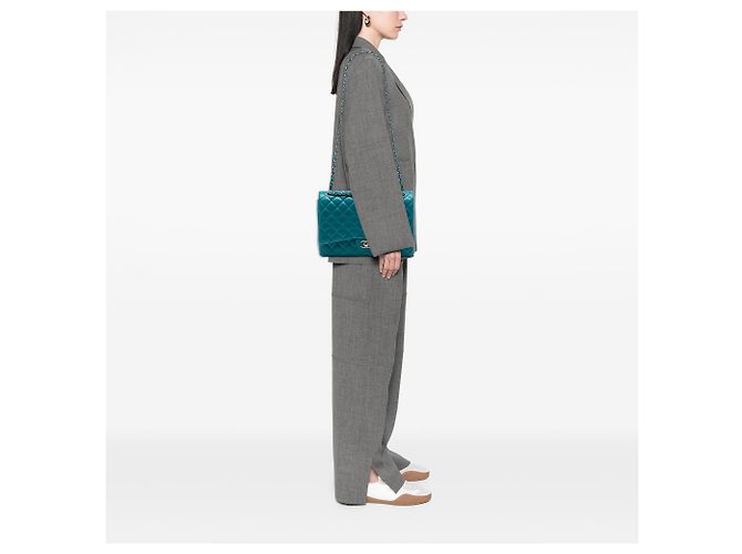 Chanel Blue Maxi Classic Lambskin Double Flap - vista 6