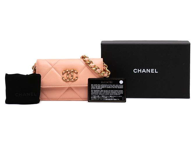Chanel Pink Quilted Lambskin 19 Wallet on Chain - Ansicht 7