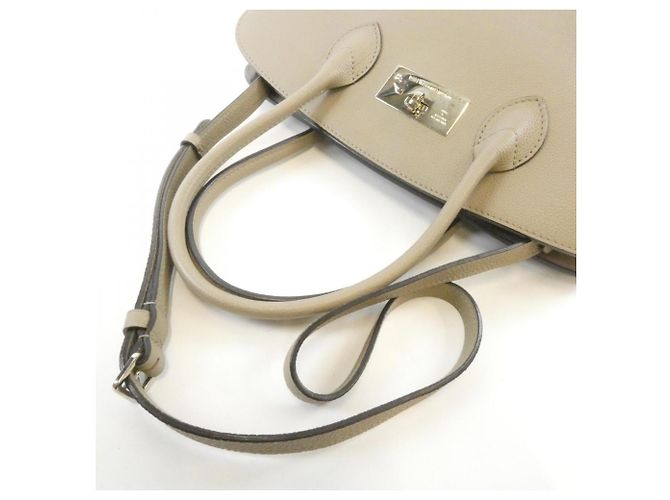 Borsa Louis Vuitton Mila MM M51685 Beige Grigio - vista 8
