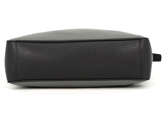 Borsa Tote Triangle in nylon Saffiano Prada Marrone Nero - vista 3