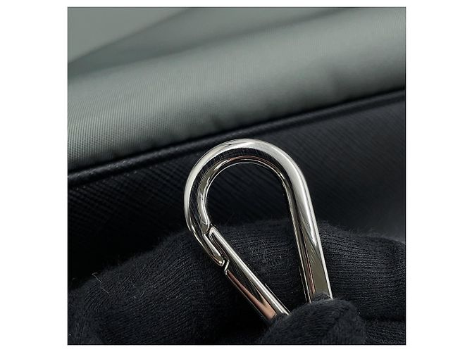 Borsa Tote Triangle in nylon Saffiano Prada Marrone Nero - vista 8