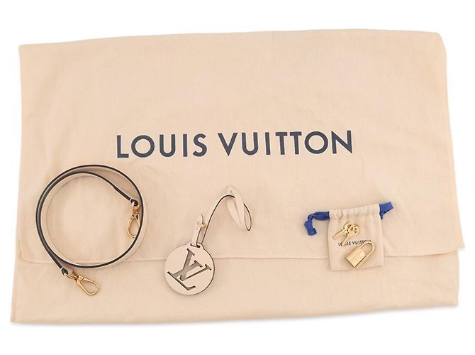 Borsa Louis Vuitton Monogram Montaigne MM Nero Monogramma - vista 18