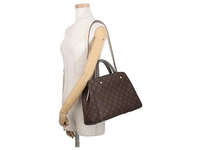 Borsa Louis Vuitton Monogram Montaigne MM Nero Monogramma - vista 5