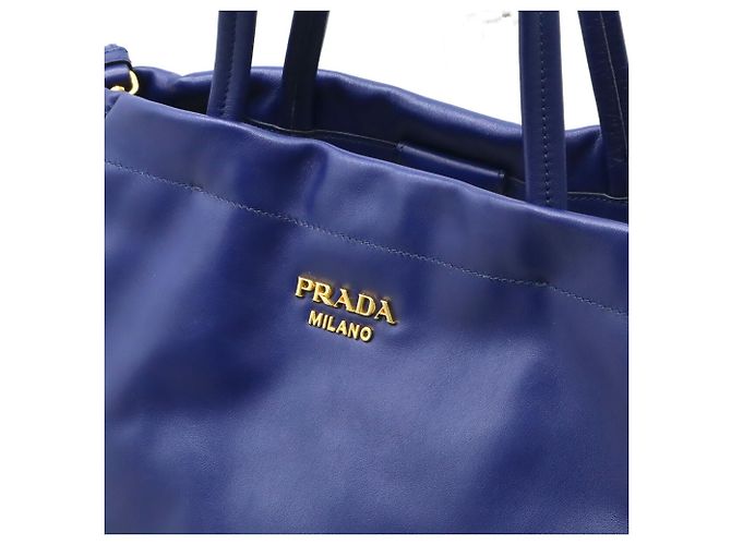 Borsa tote/a tracolla in pelle blu Prada - vista 9
