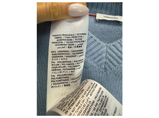 Salvatore Ferragamo hellblauer Cashmere-Pullover mit V-Ausschnitt und Cut-Out-Details - Ansicht 5