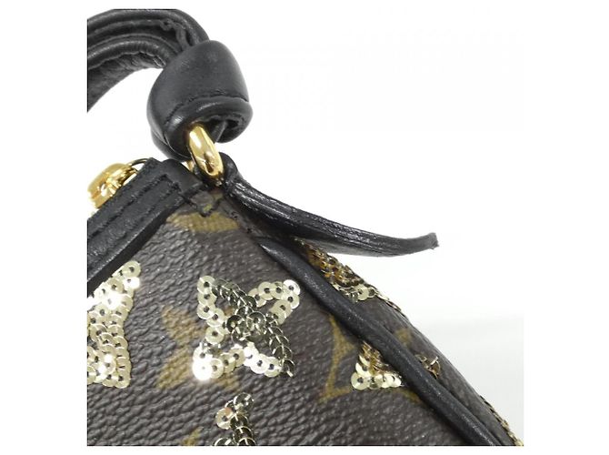 Louis Vuitton Monogram Eclipse Mini Pochette Accessoires Dorado - vista 4