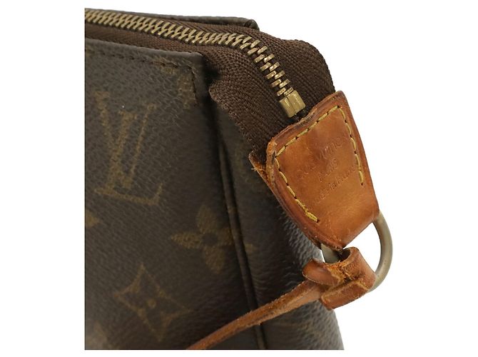Borsa a mano Louis Vuitton Monogram Pochette Accessoires Marrone - vista 6