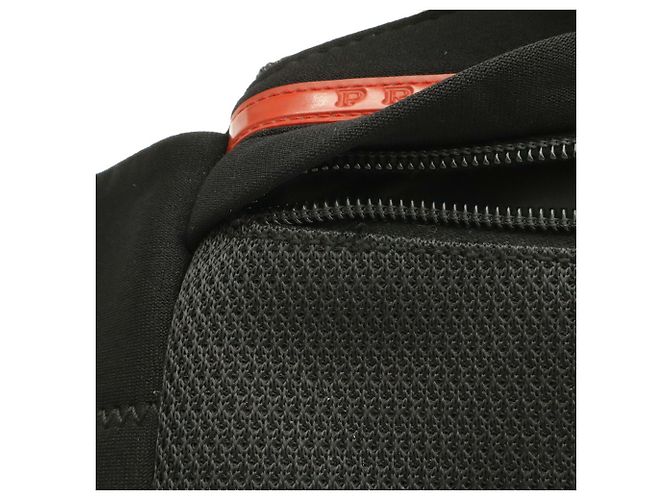 Prada Sport Bauchtasche aus schwarzem Mesh und Neopren - Ansicht 10