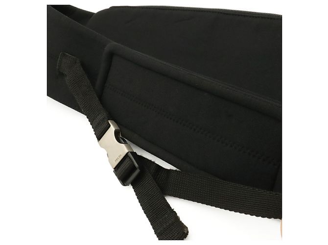Prada Sport Bauchtasche aus schwarzem Mesh und Neopren - Ansicht 7