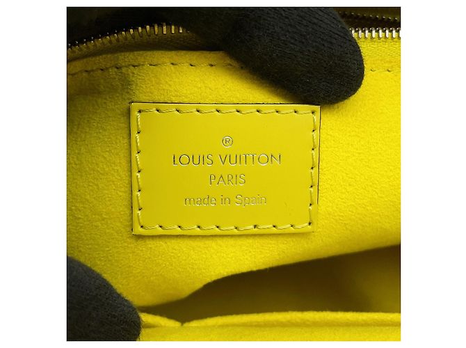 Borsa Louis Vuitton Epi Marly BB - vista 15