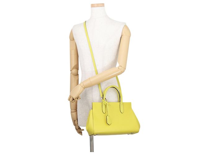 Borsa Louis Vuitton Epi Marly BB - vista 5